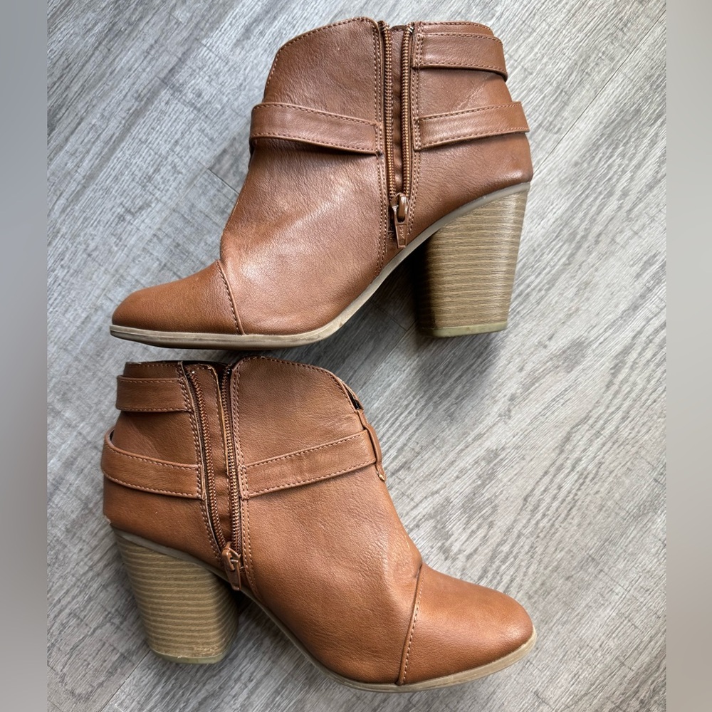 LC Lauren Conrad Brown Ankle Boots Faux Leather Size 9
